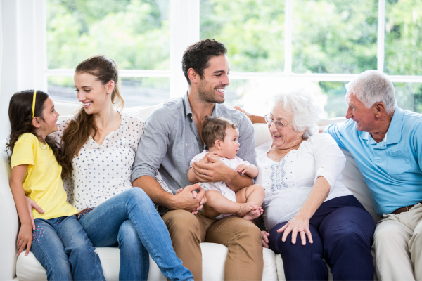 ¿Por qué es importante el apoyo familiar para los adultos mayores?